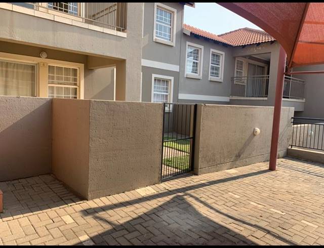 2 BEDROOM TOWNHOUSE FOR SALE IN RYNFIELD
